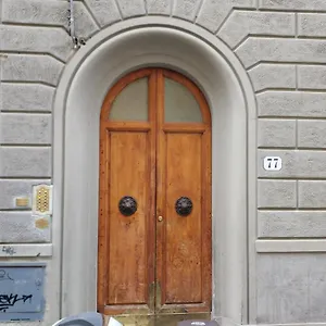 https://amalia-suites-via-san-zanobi.it-tuscanyhotel.com